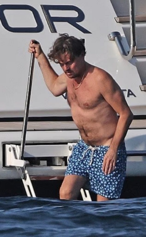 Леонардо Ді Капріо помітили на яхті в одних плавках в компанії 27-річної моделі 2