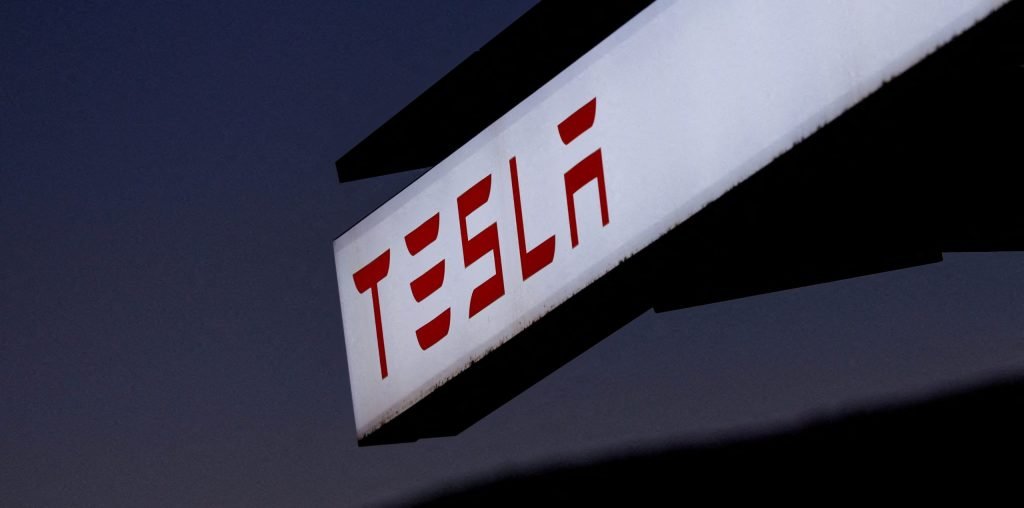 Tesla опублікувала загадковий тизер перед анонсом 7 жовтня 1