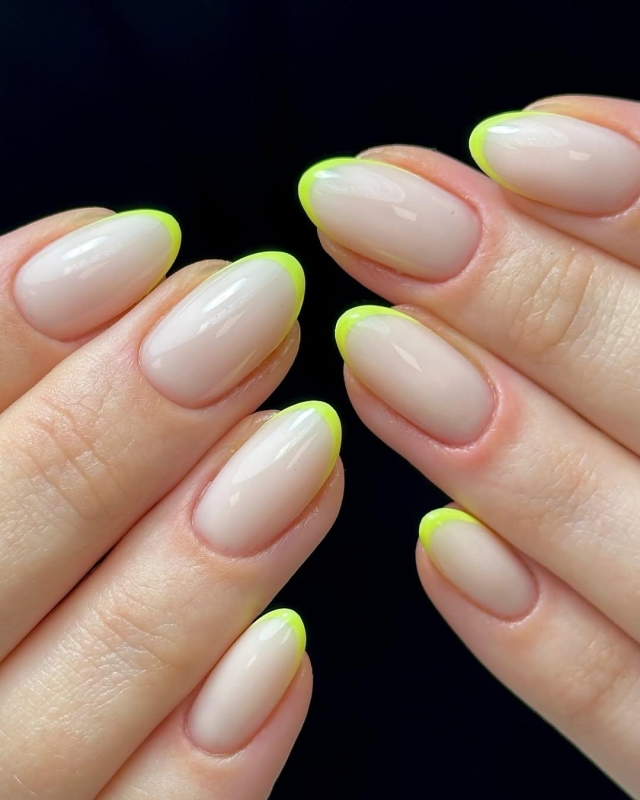 / фото instagram.com/nails_by_3llie