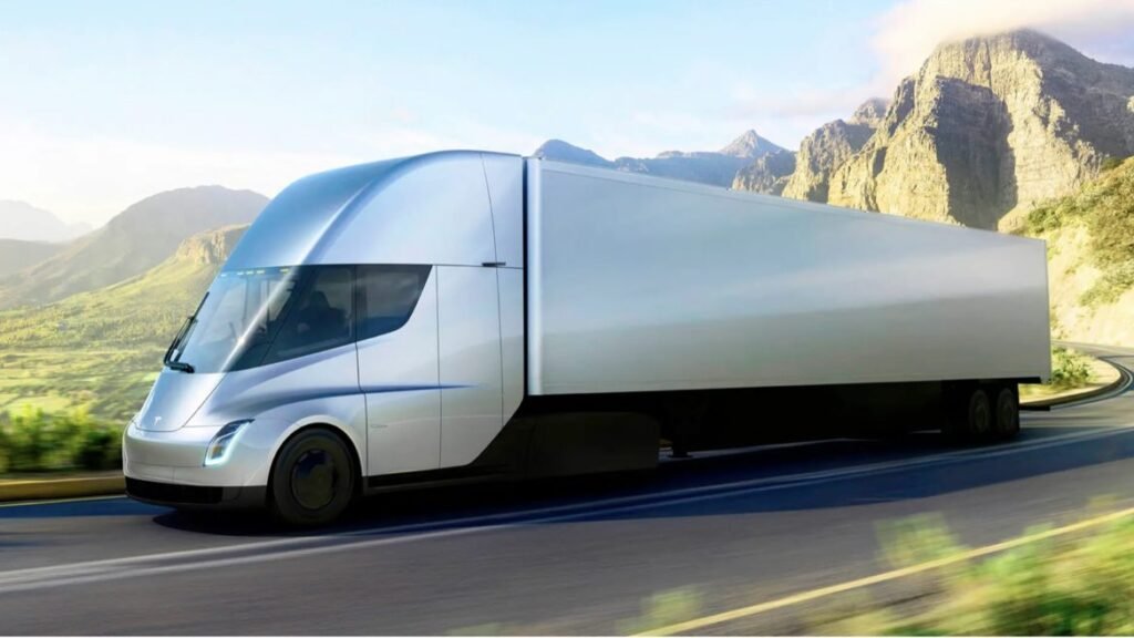 Tesla оновила дизайн електровантажівки Semi 1