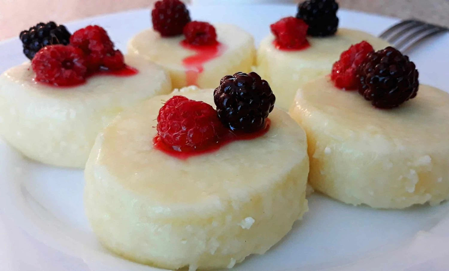 П'ять найкращих рецептів сирників: пишні, ніжні, солоні, на пару та з бананом 4