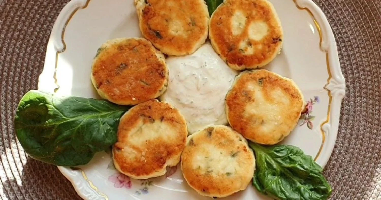 П'ять найкращих рецептів сирників: пишні, ніжні, солоні, на пару та з бананом 3