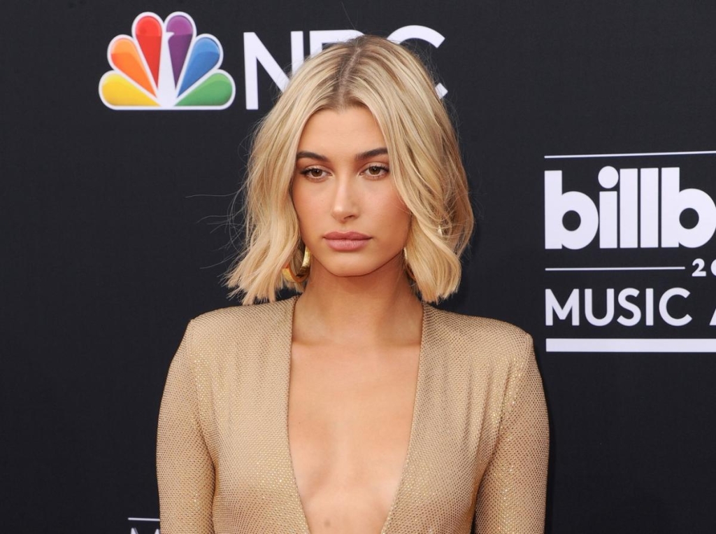 Відома модель задала новий манікюрний тренд - його вже копіюють інші