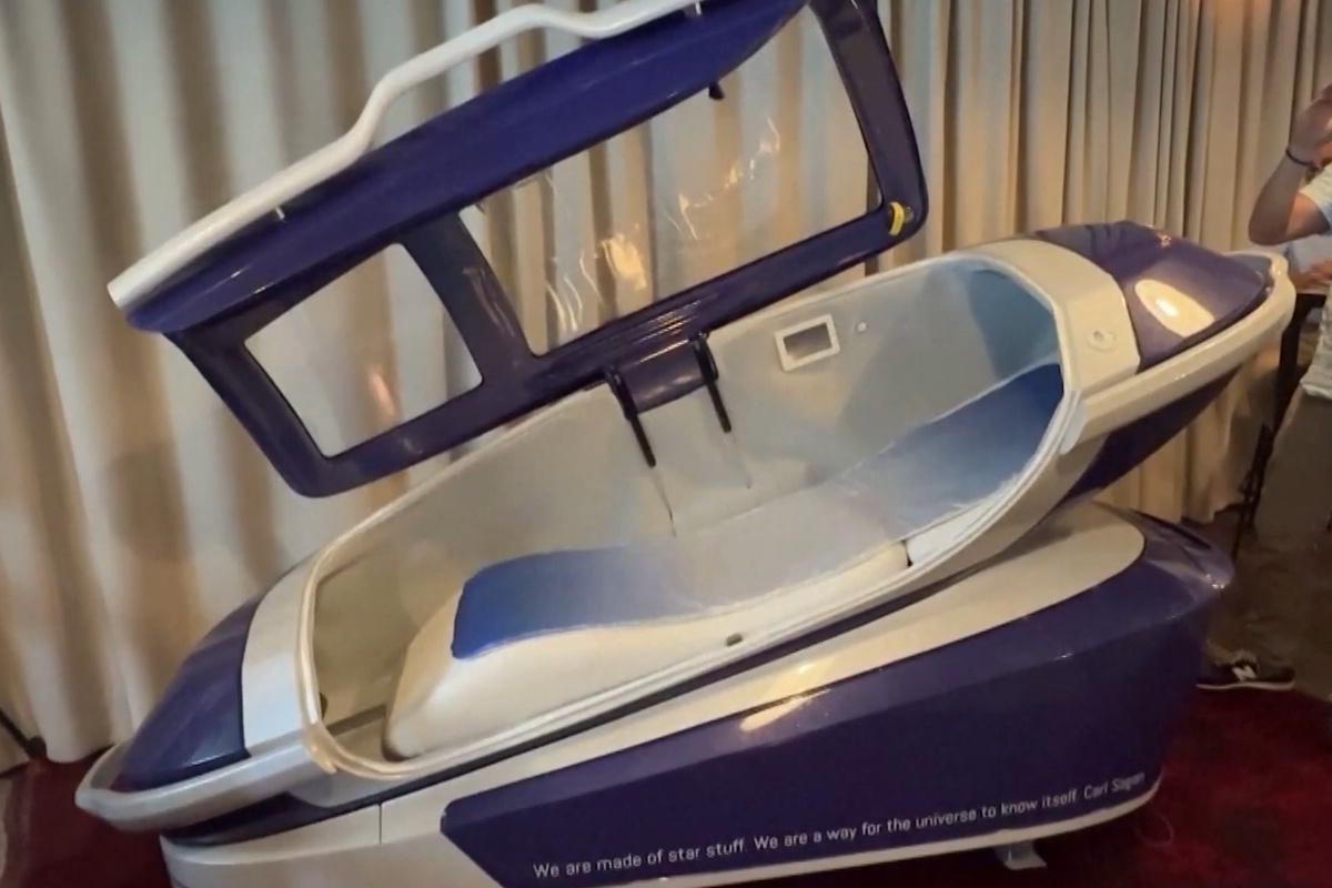 Дозвіл на смерть у швейцарській капсулі для евтаназії даватиме штучний інтелект