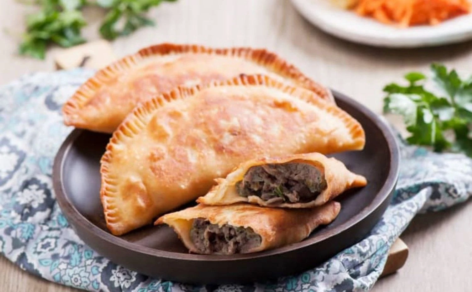 Хрусткі та соковиті чебуреки: п’ять найкращих рецептів 2