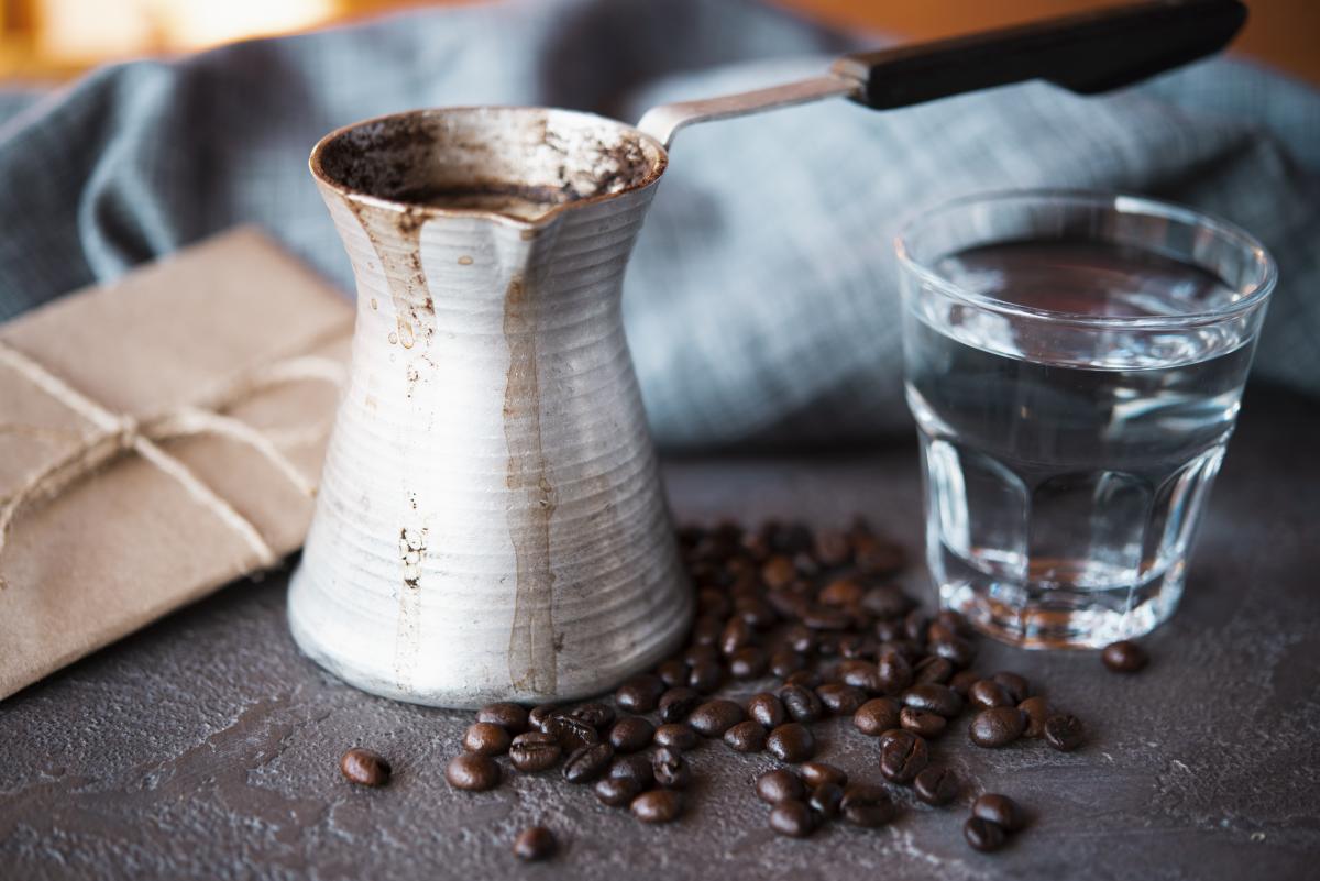 Як найкраще заварювати каву для зниження рівня холестерину: науковці назвали метод