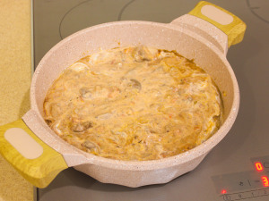 Куряча печінка в соусі з томатів і сметани 11