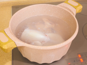 Салат з кальмарами, млинцями та морквою по-корейськи 2