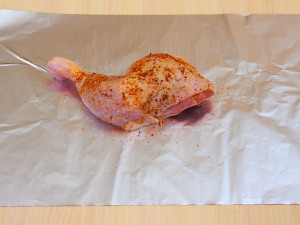 Салат з печеним курячим філе, буряком та грецькими горіхами 4