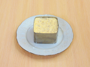 Салат з печеним курячим філе, буряком та грецькими горіхами 19