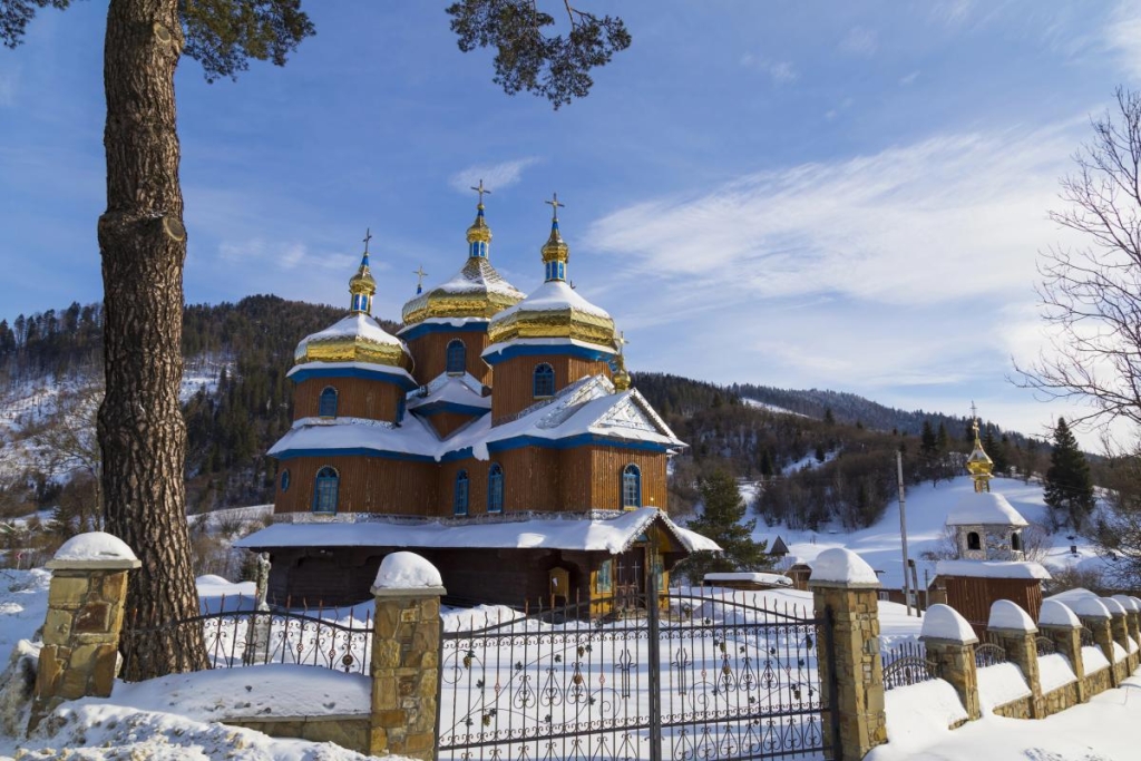 5 лютого: церковне свято сьогодні, давній звичай з хлібом і сіллю для захисту дому