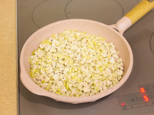 Млинці, запечені з фаршем, помідорами та моцарелою 3