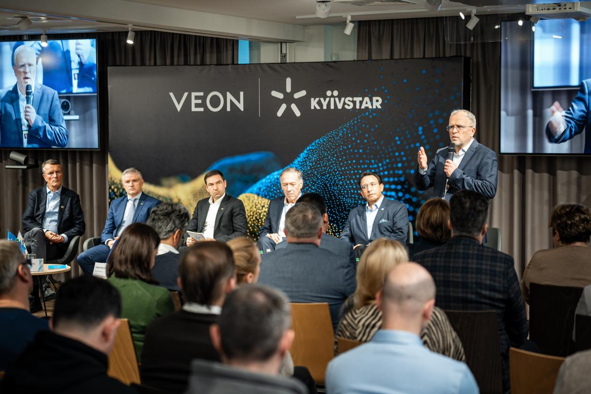 Члени правління Kyivstar Group Ltd відвідали Україну під час четвертих роковин повномасштабної війни 1 Члени правління Kyivstar Group Ltd відвідали Україну під час четвертих роковин повномасштабної війни