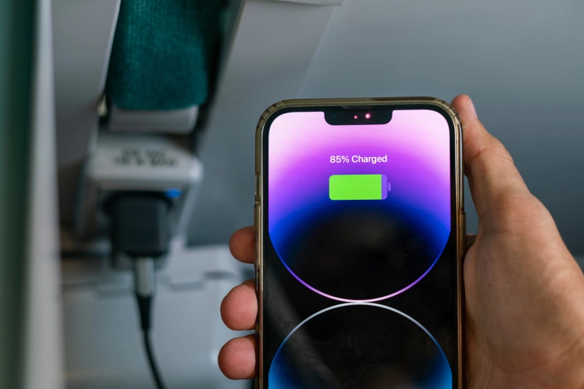 Чоловік два роки заряджав iPhone за "правилом 80%": результат розчарував 3