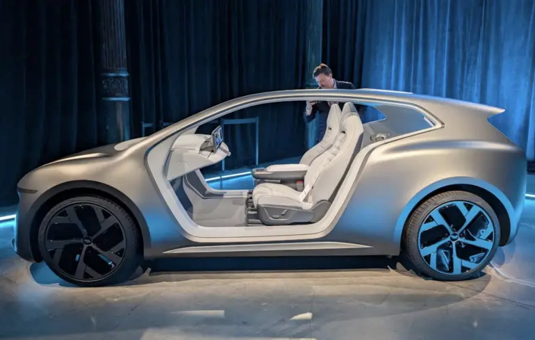 Авто без керма і педалей - Lucid Motors представила концепт роботаксі Lunar - новини технологій 1