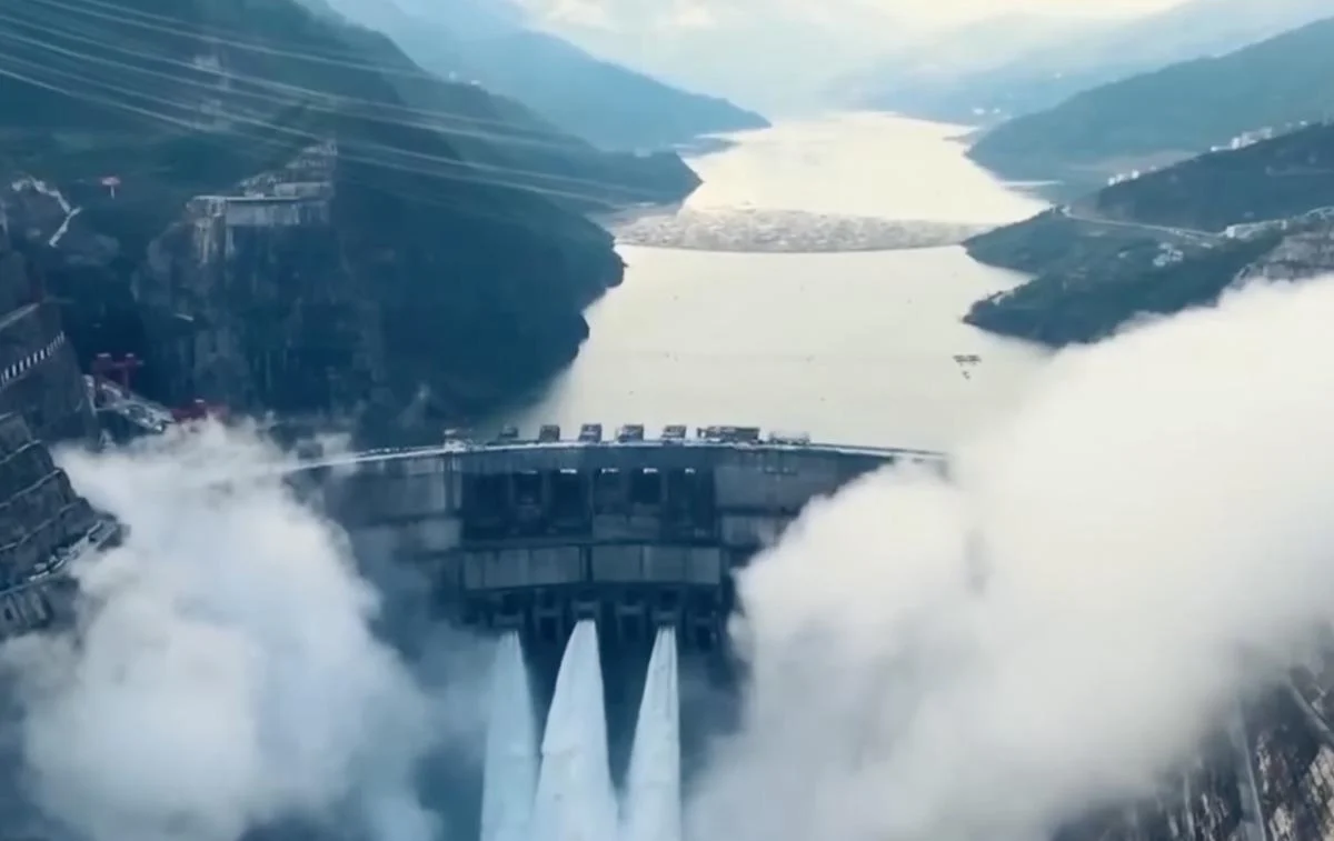 Китай шаленими темпами будує водосховища: що за цим стоїть