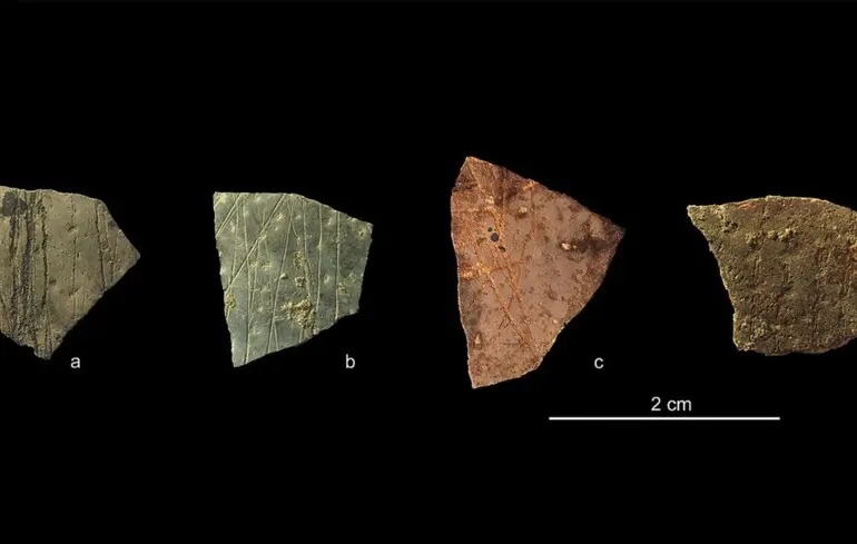 Коли люди навчилися малювати геометричні фігури - вчені знайшли незвичайні шкаралупи яєць - фото 1