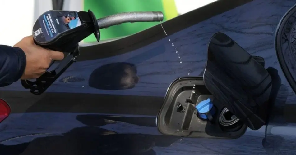 Повний бак: скільки літрів вміщує в авто 1