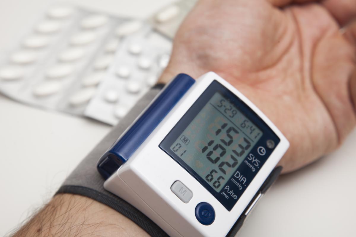 Що пити від підвищеного тиску: вчені назвали сік №1