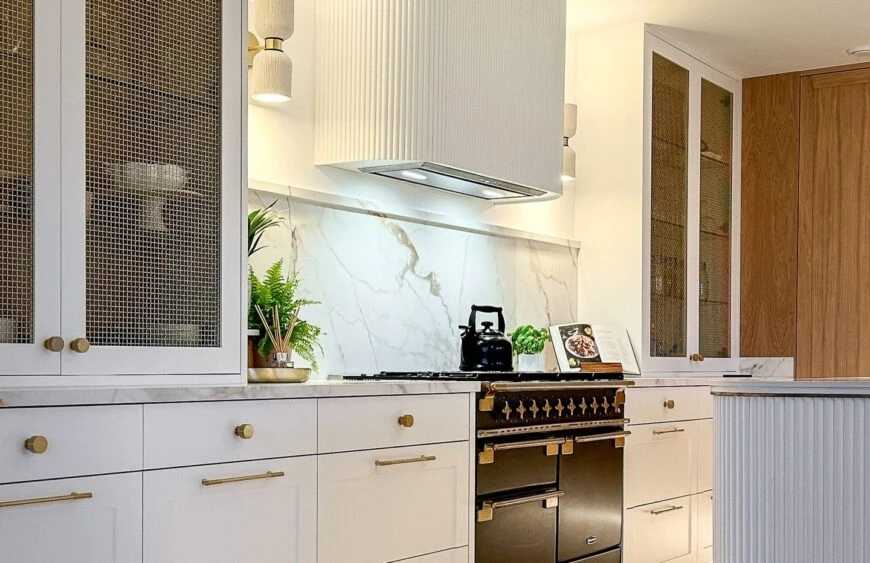 Стиль в деталях: как подобрать фурнитуру под разные типы кухонных фасадов 2 Стиль в деталях: как подобрать фурнитуру под разные типы кухонных фасадов 1