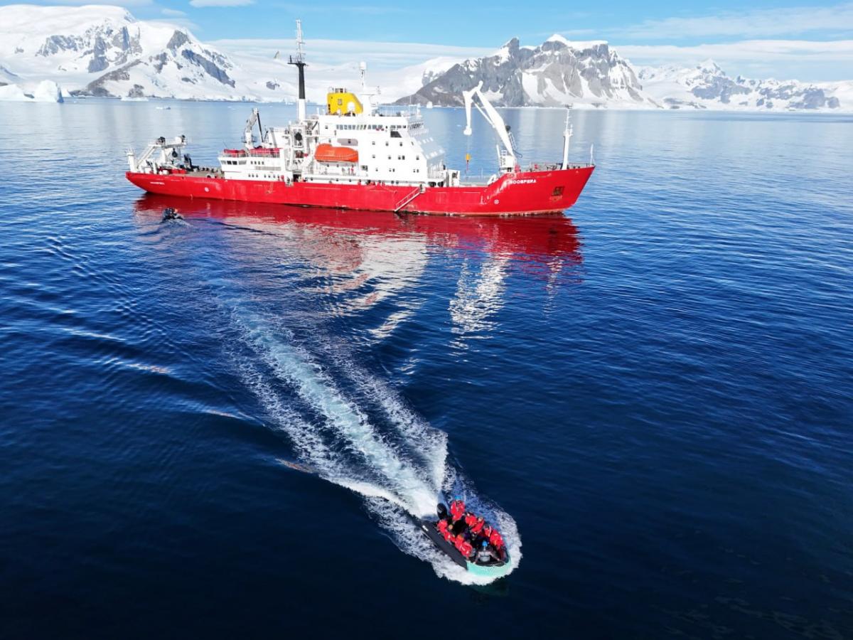 "В Антарктиці видно центр нашої галактики. Таке відчуття, що ти зовсім близько до космосу", – керівниця 31-ї УАЕ Анжеліка Ганчук 2 "В Антарктиці видно центр нашої галактики. Таке відчуття, що ти зовсім близько до космосу", – керівниця 31-ї УАЕ Анжеліка Ганчук