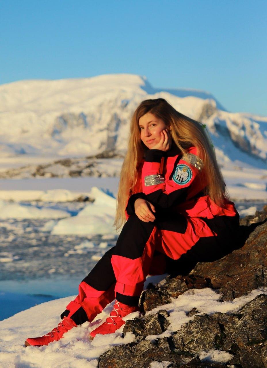 "В Антарктиці видно центр нашої галактики. Таке відчуття, що ти зовсім близько до космосу", – керівниця 31-ї УАЕ Анжеліка Ганчук 1 "В Антарктиці видно центр нашої галактики. Таке відчуття, що ти зовсім близько до космосу", – керівниця 31-ї УАЕ Анжеліка Ганчук