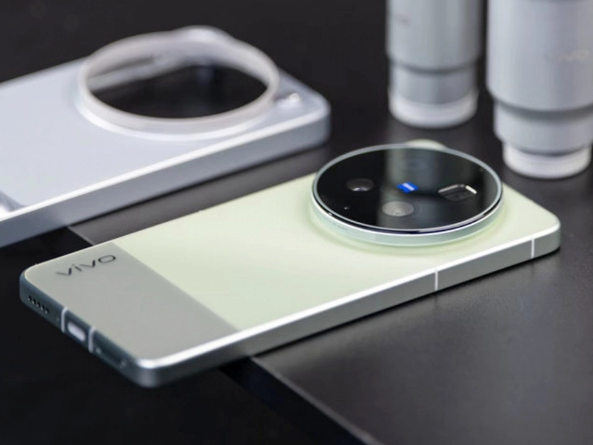 Vivo X300 Ultra від $1012 отримав 200 МП зум, професійне відео і телеконвертер 1