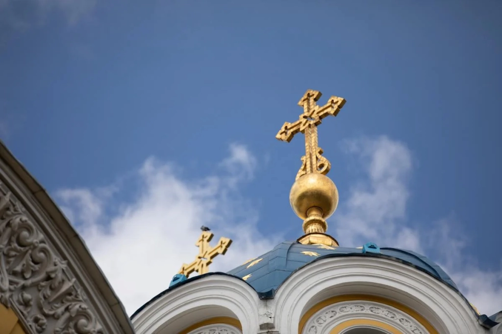 2 квітня: сьогодні церковне свято, чим треба поділитися, щоб гроші йшли увесь рік