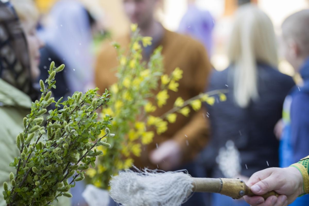 5 квітня: велике церковне свято, що робити з освяченою вербою після церкви