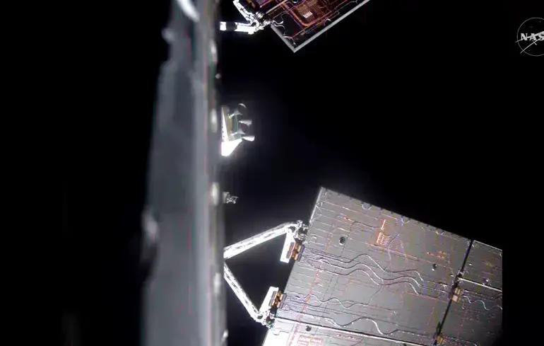 Артеміда II - астронавти місії Артеміда досягли Місяця - пряма трансляція 1