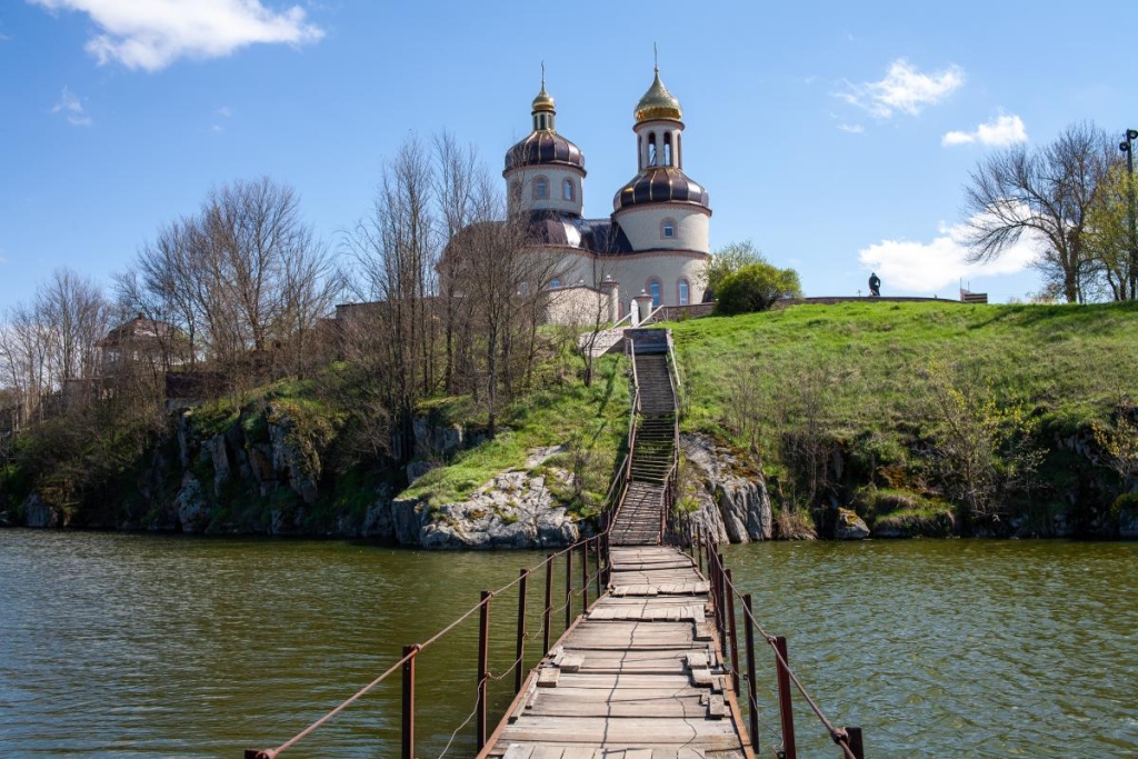 Два незвичайні свята в Україні 18 квітня: що потрібно зробити, щоб рік був щасливим