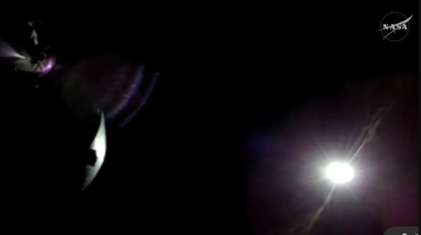 Місія Артеміда завершила обліт Місяця - що це означає та чим займалися астронавти у космосі. 2