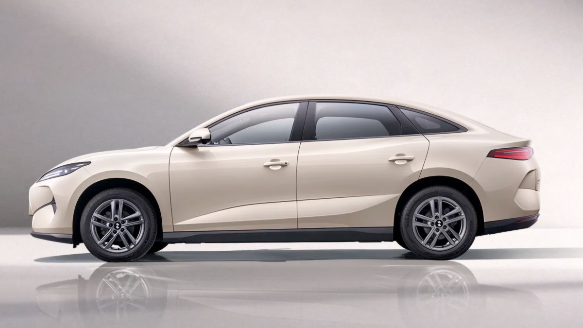 Мрія водія таксі: BYD Linghui e7 за €11900 проїжджає до 550 км і заряджається за 5 хвилин 5