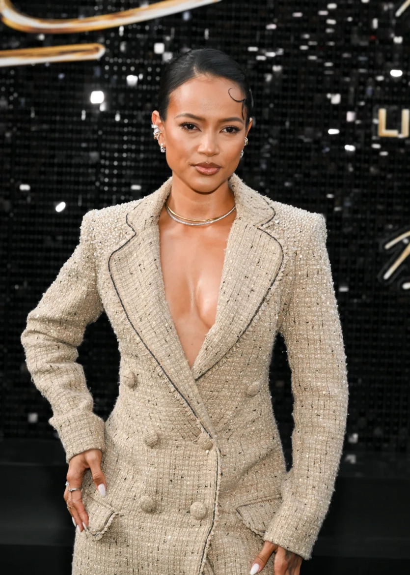 На прем'єрі байопіку "Майкл" у Голлівуді був присутній син Короля поп-музики. 15