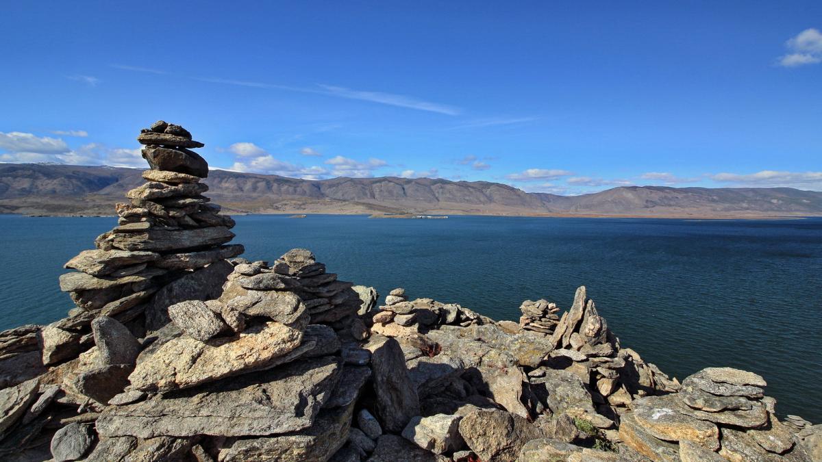 Найглибше озеро планети містить п’яту частину прісної води Землі: де його знайти 1 Найглибше озеро у світі зберігає п’яту частину прісної води Землі: де воно знаходиться