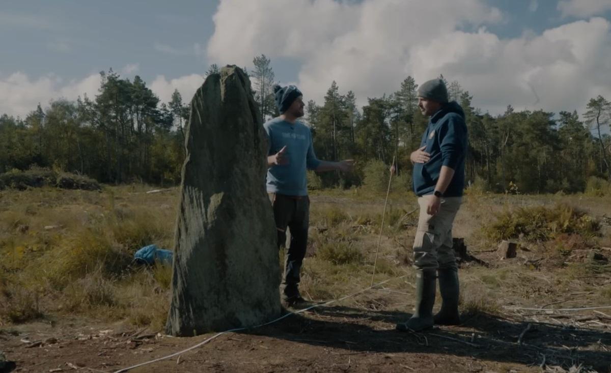 Одинокий камінь у Великій Британії допоміг студенту виявити ритуальну локацію бронзової доби. 1 Одинокий камінь у Британії допоміг студенту знайти ритуальне місце епохи бронзи