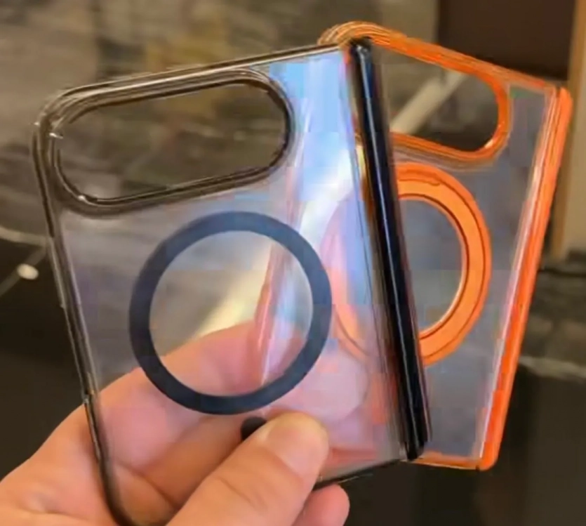 Округлі форми проти квадратних: злиті макети продемонстрували різні погляди Apple і Samsung на широкий складаний смартфон. 2