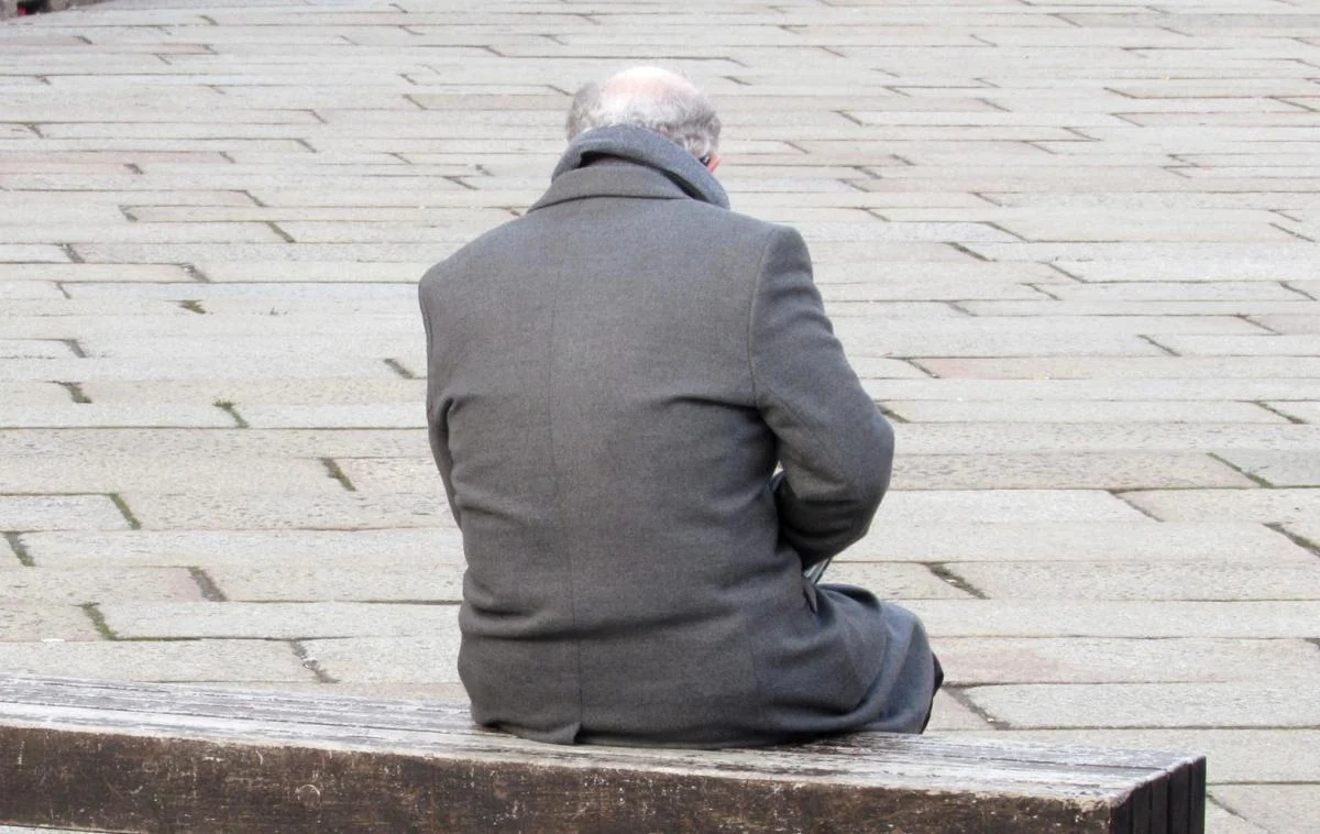 Пастка надійності: десятиліття турботи про інших можуть призвести до самотності у 60 років