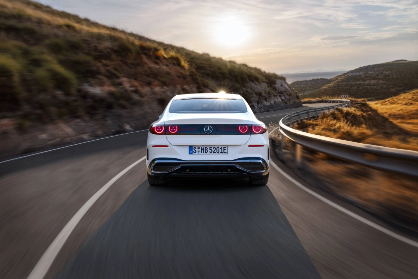 Перший електричний Mercedes C-Class EV має запас ходу до 762 км і можливість зарядки за 10 хвилин. 4