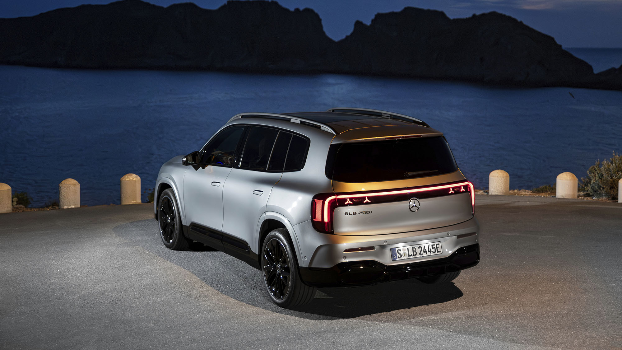 Появився Mercedes GLB від €53,5 тис.: 7 місць, зарядка 800 В і запас ходу до 631 км 2