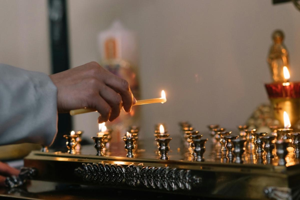 Працювати, стригтися, йти на цвинтар: що можна робити у Чистий четвер - відповідь панотця