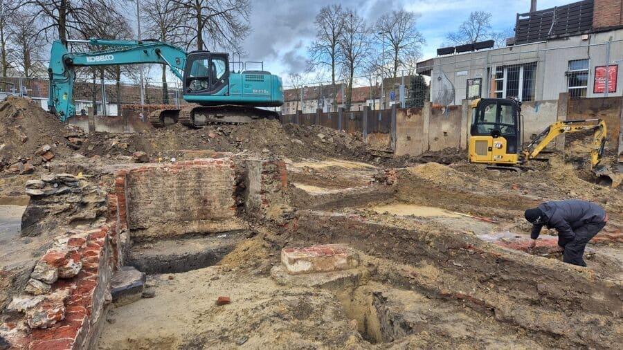 У Бельгії будівельники знайшли район, закритий римським імператором 500 років тому. 3 У Бельгії будівельники виявили район, похований римським імператором 500 років тому