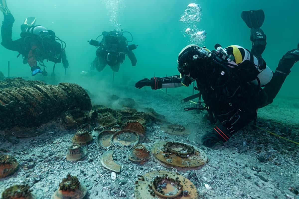 У Швейцарії археологи підняли з дна озера понад 1000 скарбів Римської імперії (фото)