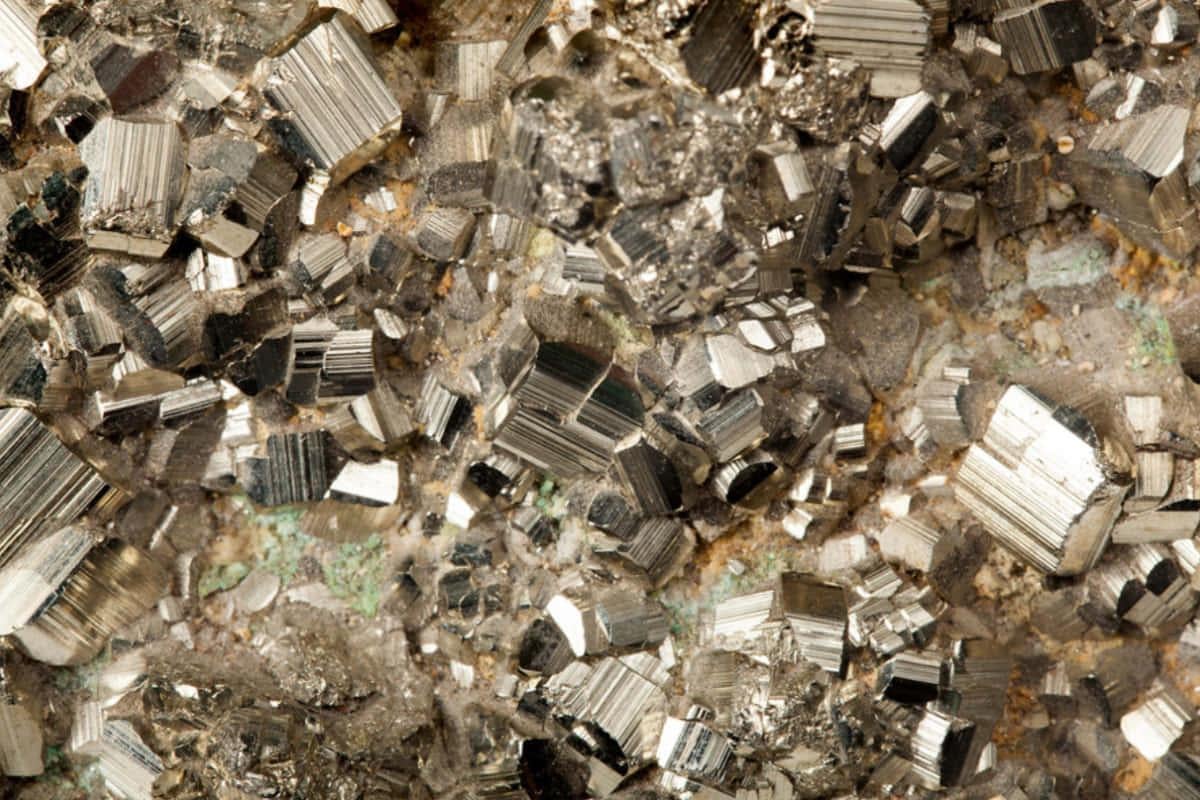 Вчені знайшли літій у мінералі, відомому як "золото дурнів": нове відкриття