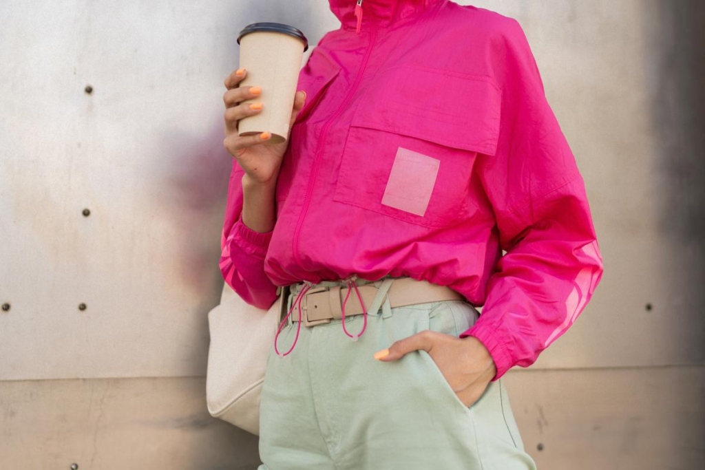 Вітровки з 90-х знову повернулися: яку ви оберете цієї весни