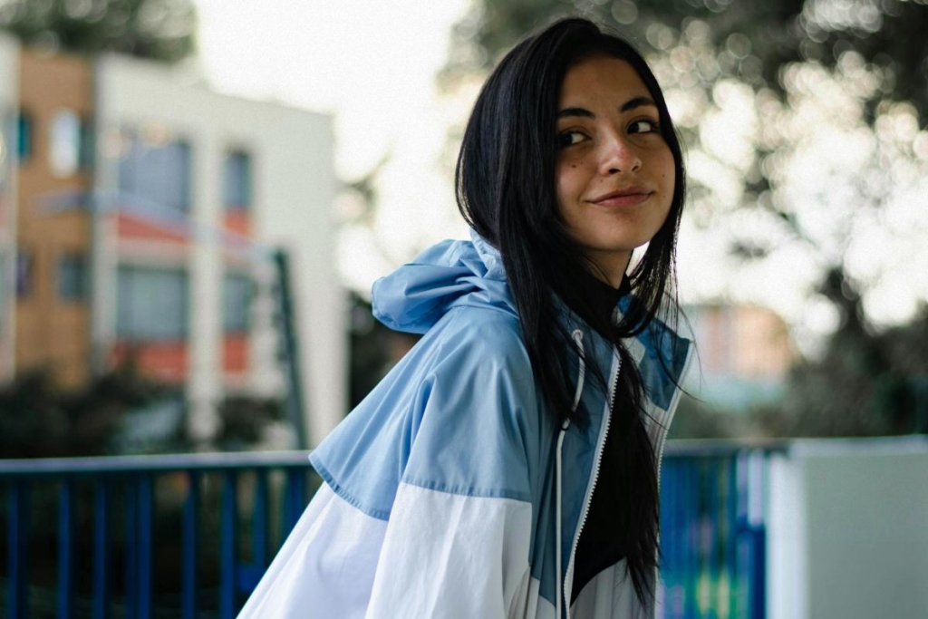 Вітровки з 90-х знову повернулися: яку ви оберете цієї весни