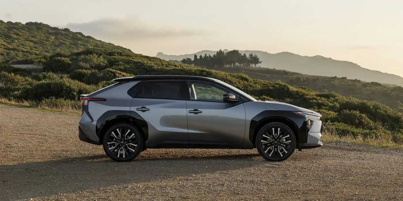 Забудьте про електричний RAV4: Toyota має іншу пропозицію 2