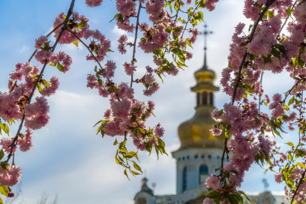 16 травня: церковне свято сьогодні, що поставити на стіл, щоб у домі водилися гроші