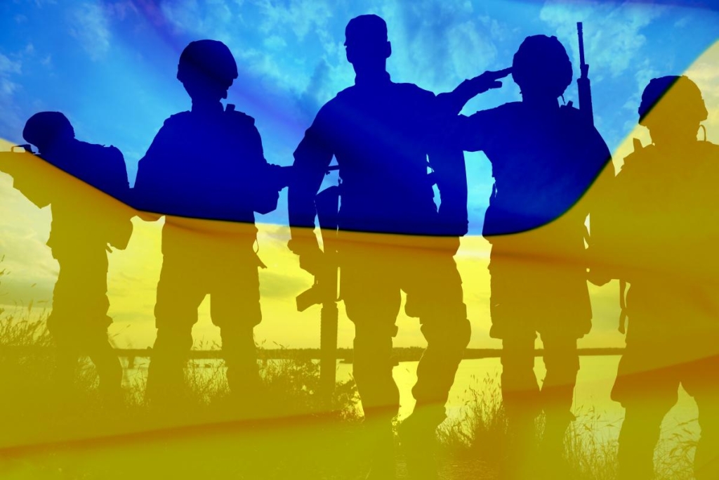 День Героїв України 2026: листівки та вітання зі святом