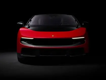 Ferrari презентувала свій перший електричний автомобіль Luce, розроблений екс-главним дизайнером Apple Джоні Айвом - новини технологій. 1